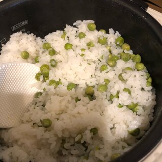 とっても簡単美味しい！調味料は塩のみの豆ご飯。